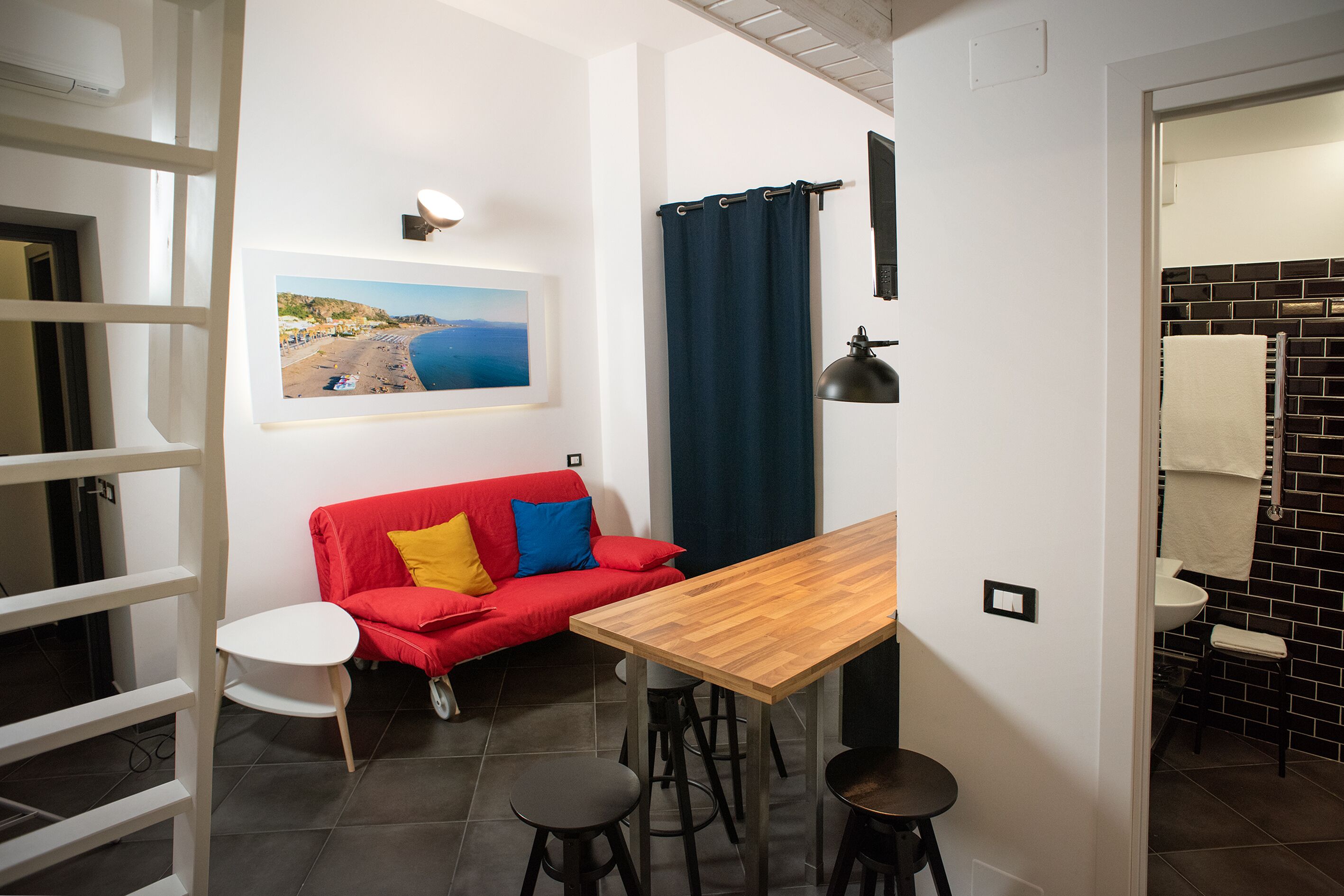 Studio Suite, Balcony (Green) | Living area | Flat-screen TV