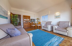 Huoneisto, 2 makuuhuonetta, parveke | Olohuone | Taulutelevisio