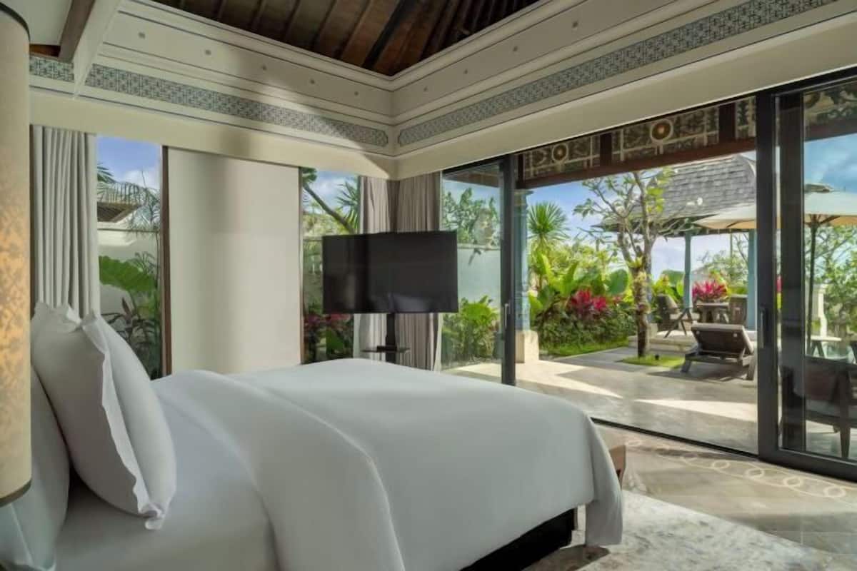 Ropa de cama de alta calidad, colchones viscoelásticos, minibar
