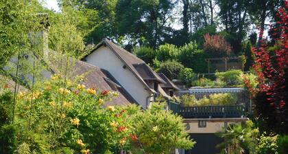 "from one Eure to another" A charming house in a garden