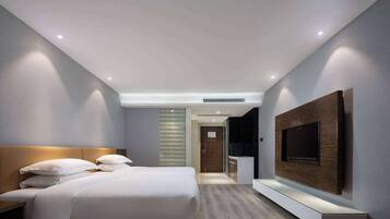 Room, 2 Single Beds, Smoking | Minibar, in-room safe, desk, free WiFi