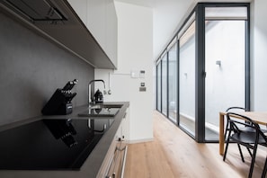 Luxury-Suite, 3 Schlafzimmer, Terrasse | Eigene Küche | Kühlschrank, Mikrowelle, Ofen, Espressomaschine