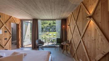 Studiosvit Junior (Sweet Dream) | Minibar, individuell inredning, unika möbler och mörkläggningsgardiner