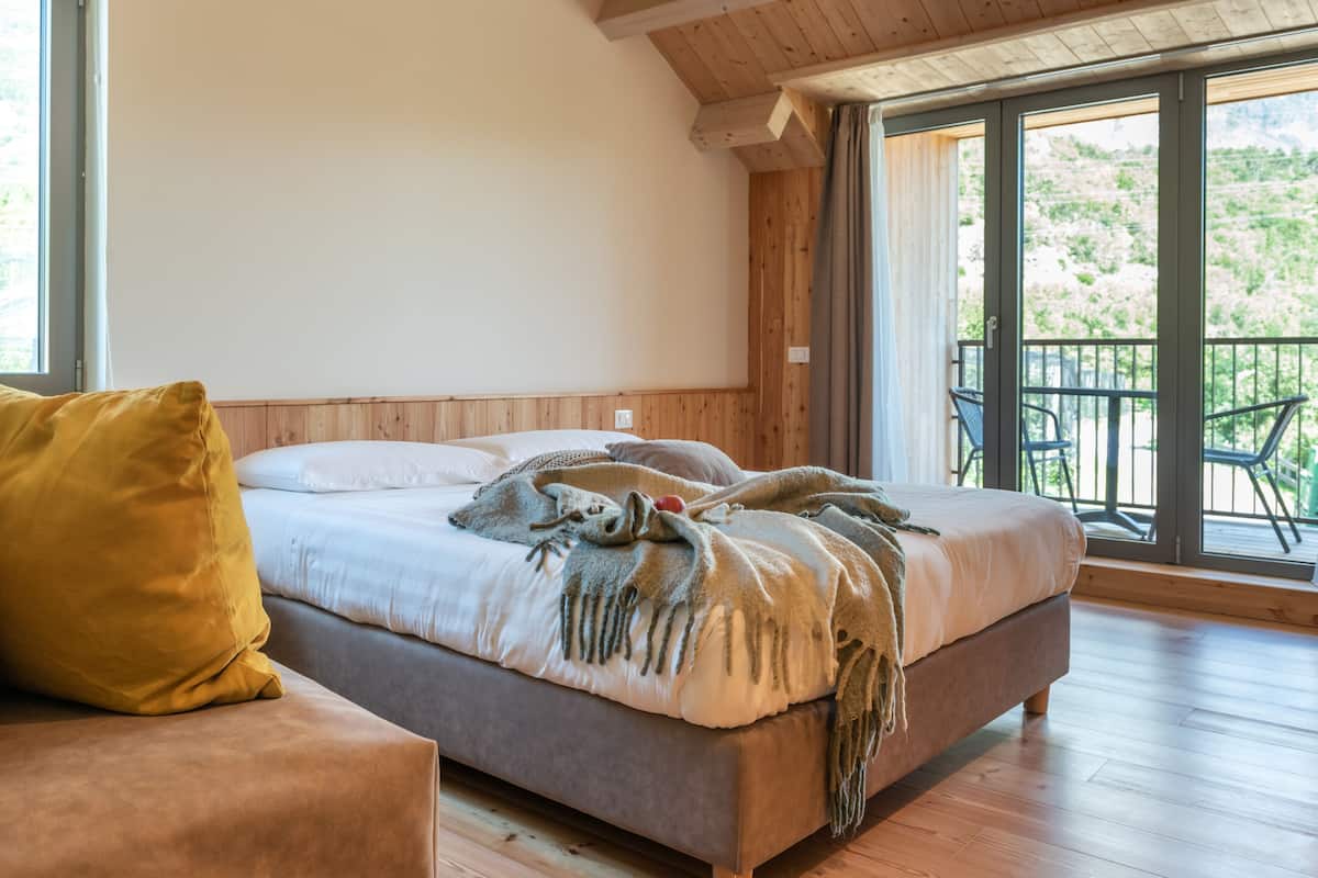 Elite Suite (Wellness) | 1 bedroom, minibar, individually decorated, individually furnished