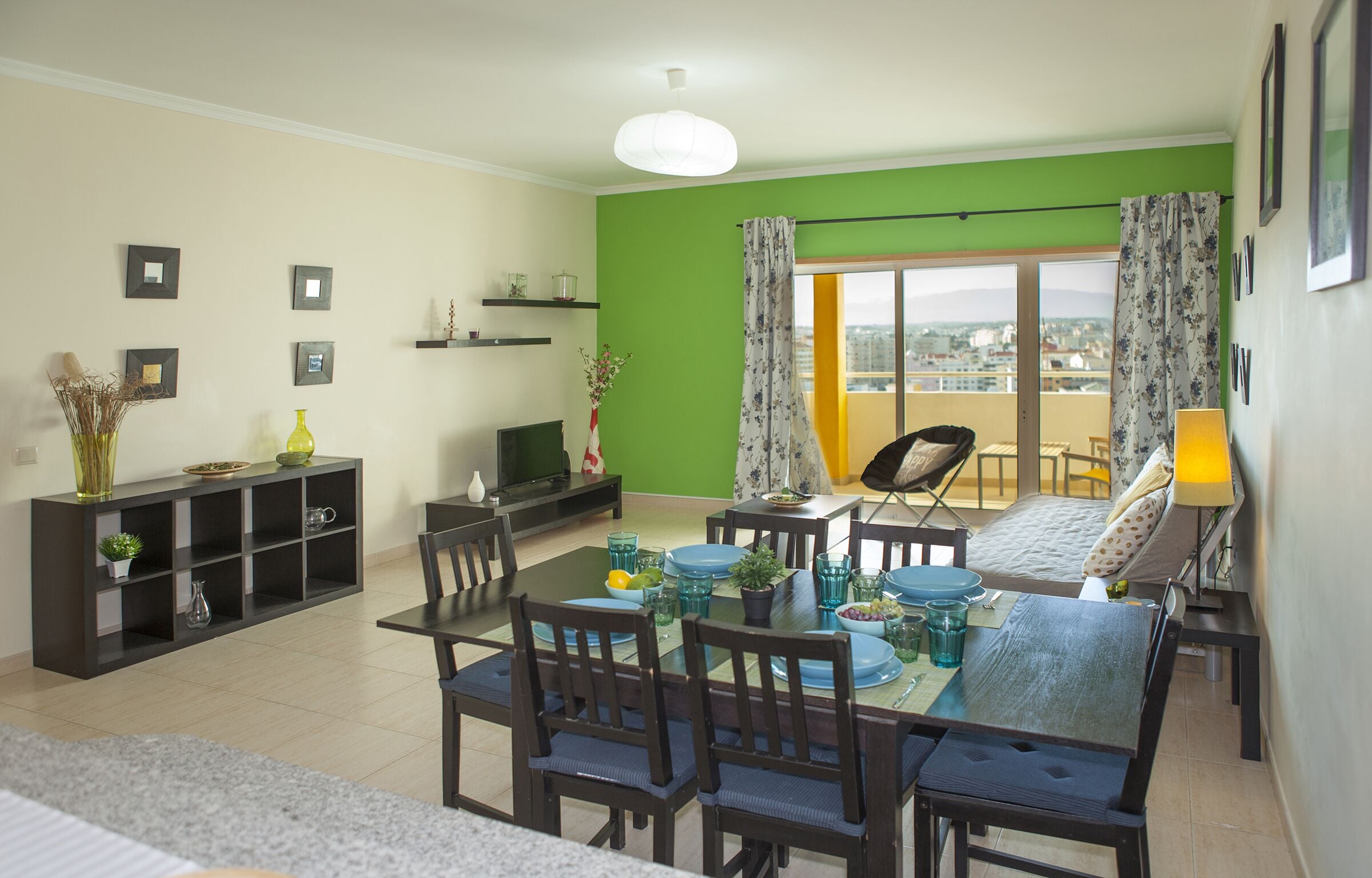 Căn hộ, 2 phòng ngủ, ban công | Phòng khách | TV màn hình phẳng 