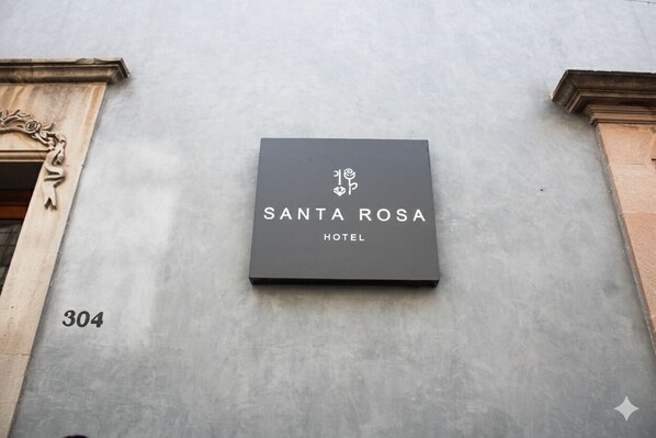 Front of property - Hotel Santa Rosa (Oaxaca)