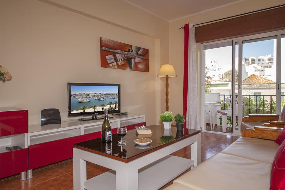 B45 - Main Avenue 2 Bed Apartment
