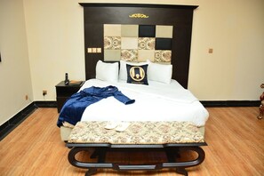 Free WiFi, bed sheets - LJ Grand Resort (Asaba)