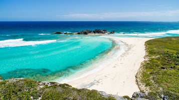 Beach nearby, sun loungers, beach towels