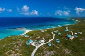 Beach nearby, sun loungers, beach towels - Dragon View  Cottage  for 2  | Dragon  Cay Resort, Mudjin Harbour (Mudjin Cay)