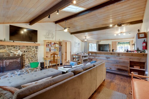 3 Mi to Heavenly Mountain Resort: Home w/ Deck