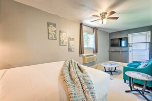 4 bedrooms, iron/ironing board, Internet
