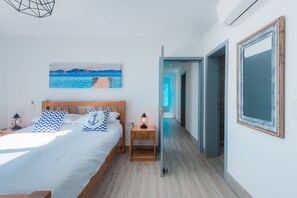 4 chambres, coffre-fort, fer et planche à repasser, lit de bébé portatif