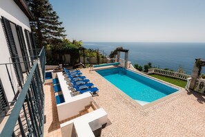 Piscine extérieure, piscine chauffée
