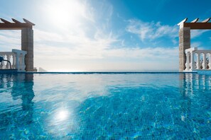 Piscine extérieure, piscine chauffée