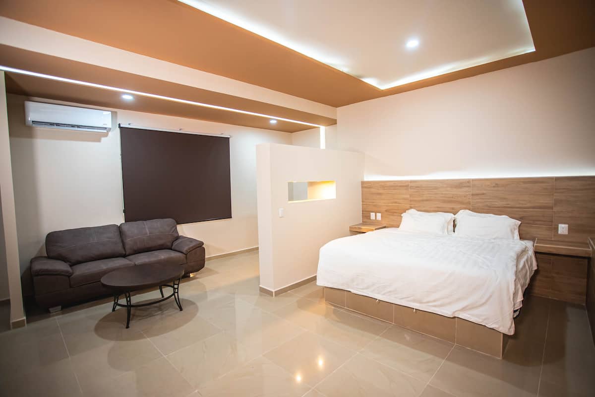 Quarto superluxo | Escrivaninha, espaço de trabalho para notebook, Wi-Fi de cortesia