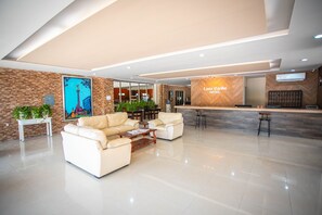 Quầy tiếp tân