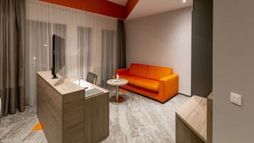 Suite Junior | Area keluarga | TV layar datar dan Netflix