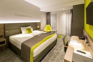 Comfort Double Room | Premium bedding, in-room safe, desk, laptop workspace - Hotel Modi (Dachau)