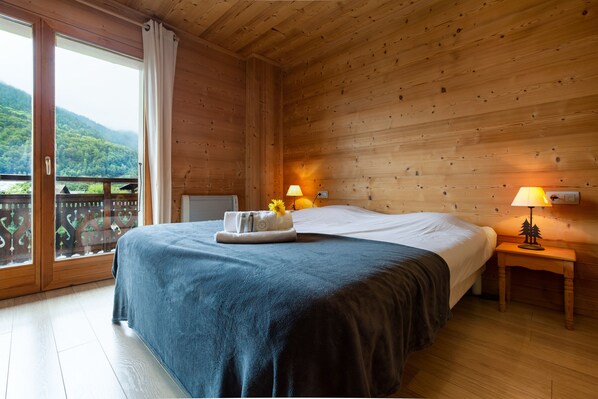 1 bedroom, free WiFi, bed sheets