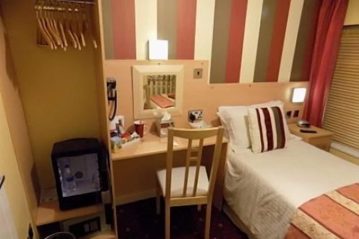 Habitación individual, baño privado