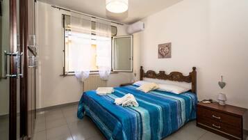 1 chambre, fer et planche Ă repasser, Wi-Fi, draps fournis