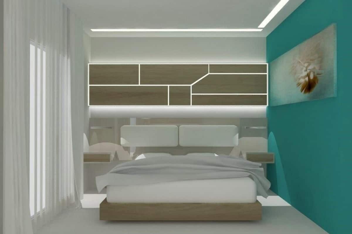 Minibar, WiFi (free), bed sheets