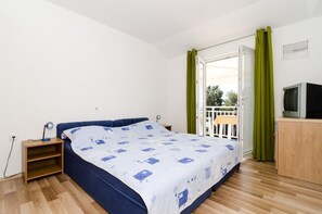 1 bedroom, free WiFi, bed sheets