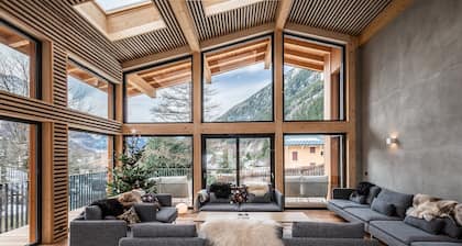 Nykyaikainen ylellinen Mountain Retreat