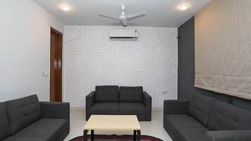 Standard Double Room | Living room