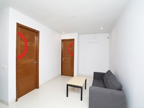 Quarto casal standard | Sala de estar