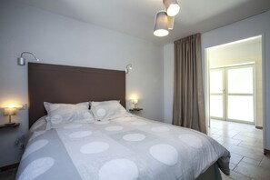 4 habitaciones, tabla de planchar con plancha y wifi gratis 