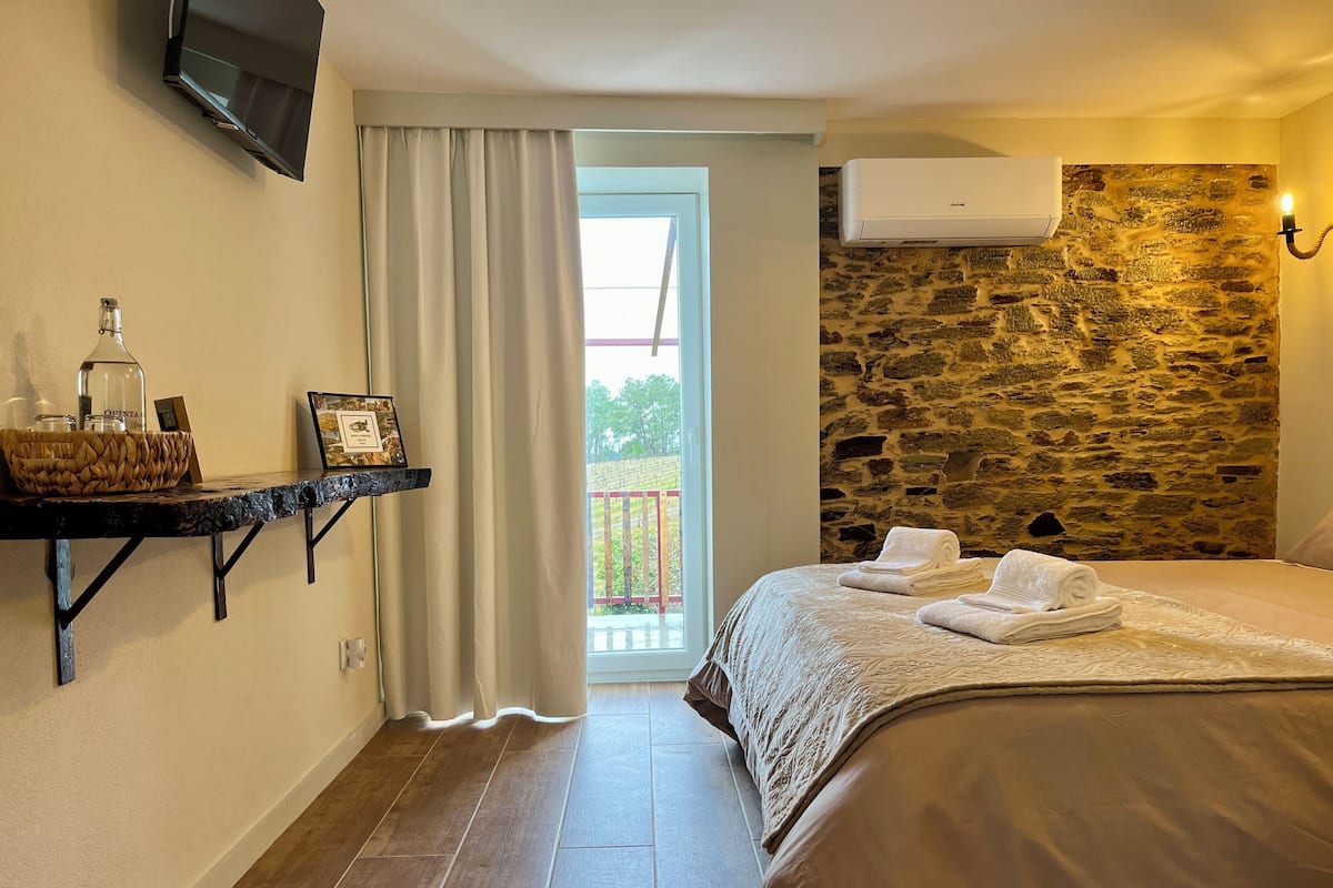 Panoramic Suite, 1 Queen Bed with Sofa bed, Mountain View | 1 bedroom, soundproofing, iron/ironing board, free WiFi