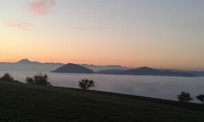 Unclassified image, 5 of 9, button - Large room of charm 18M ² with room of water and toilet. View and calm assured! (EGLISENEUVE PRES BILLOM)