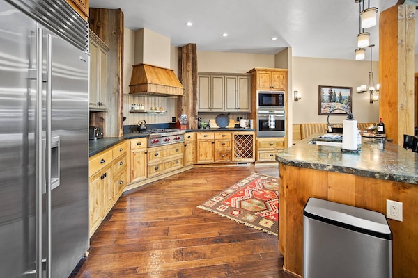 Spacious Kitchen with High End Appliances: Sub-Zero, Wolf