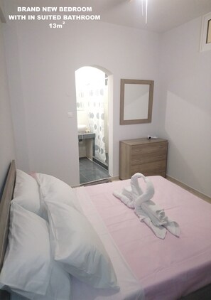 3 chambres, coffres-forts dans les chambres, fer et planche Ă repasser