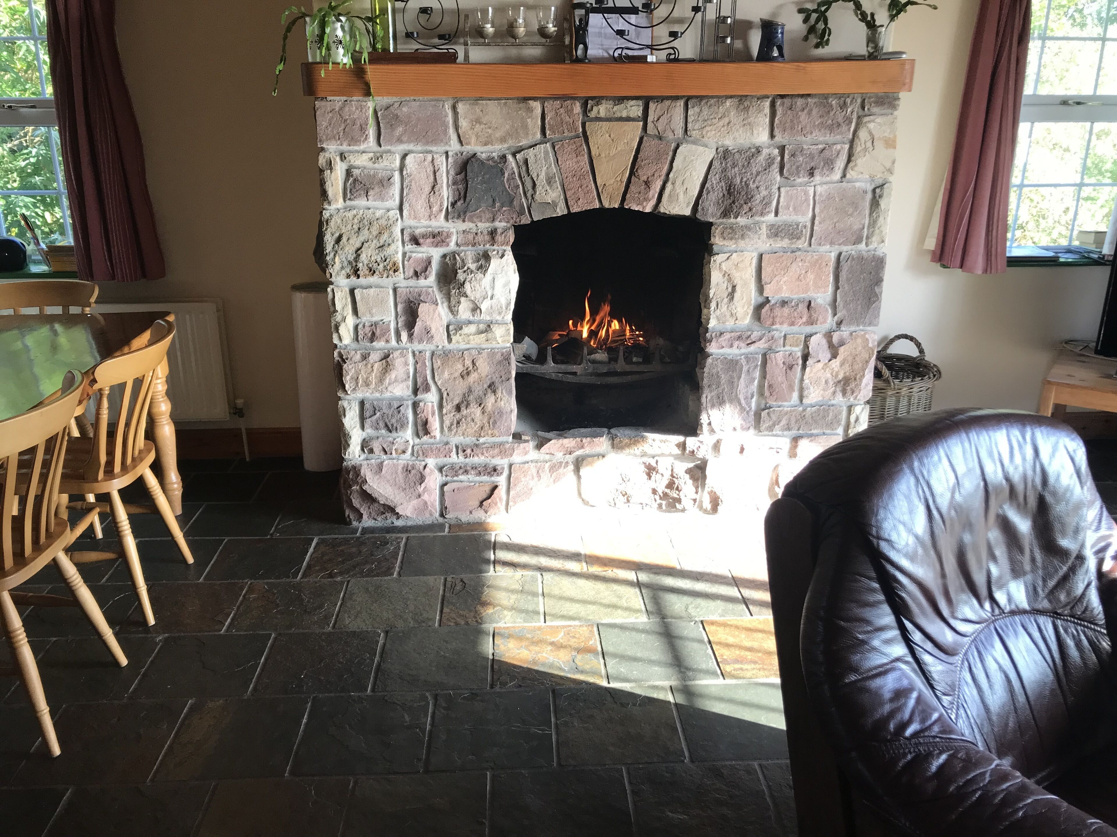 Traditional Cottage | Living area | Flat-screen TV