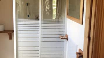 Traditional Cottage | Bathroom | Separate bathtub and shower, hair dryer, towels