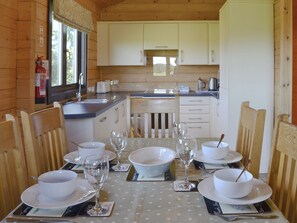 Dishwasher, high chair - 3 bedroom accommodation in Nomansland, near Tiverton (Nomansland, near Tiverton)