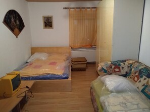 Kalis bunyi, Wi-fi percuma, cadar katil 