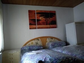 Soundproofing, free WiFi, bed sheets - Haus Rennsteig (Reichenbach)