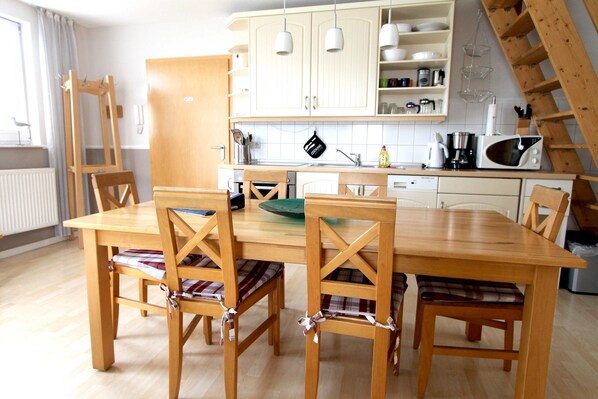 Køleskab, mikrobølgeovn, ovn, opvaskemaskine