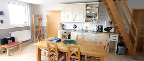 Refrigerador, microondas, horno, lavavajillas