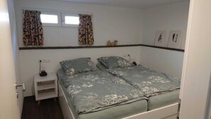 1 bedroom, in-room safe, travel cot, WiFi