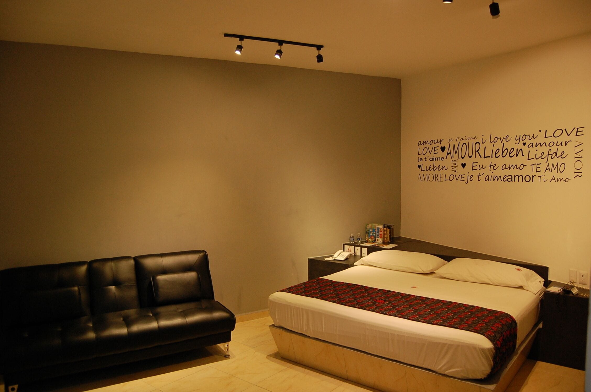 Standard Double Room | Free WiFi, bed sheets