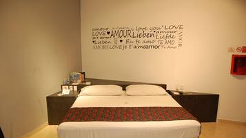 Standard Double Room | Free WiFi, bed sheets