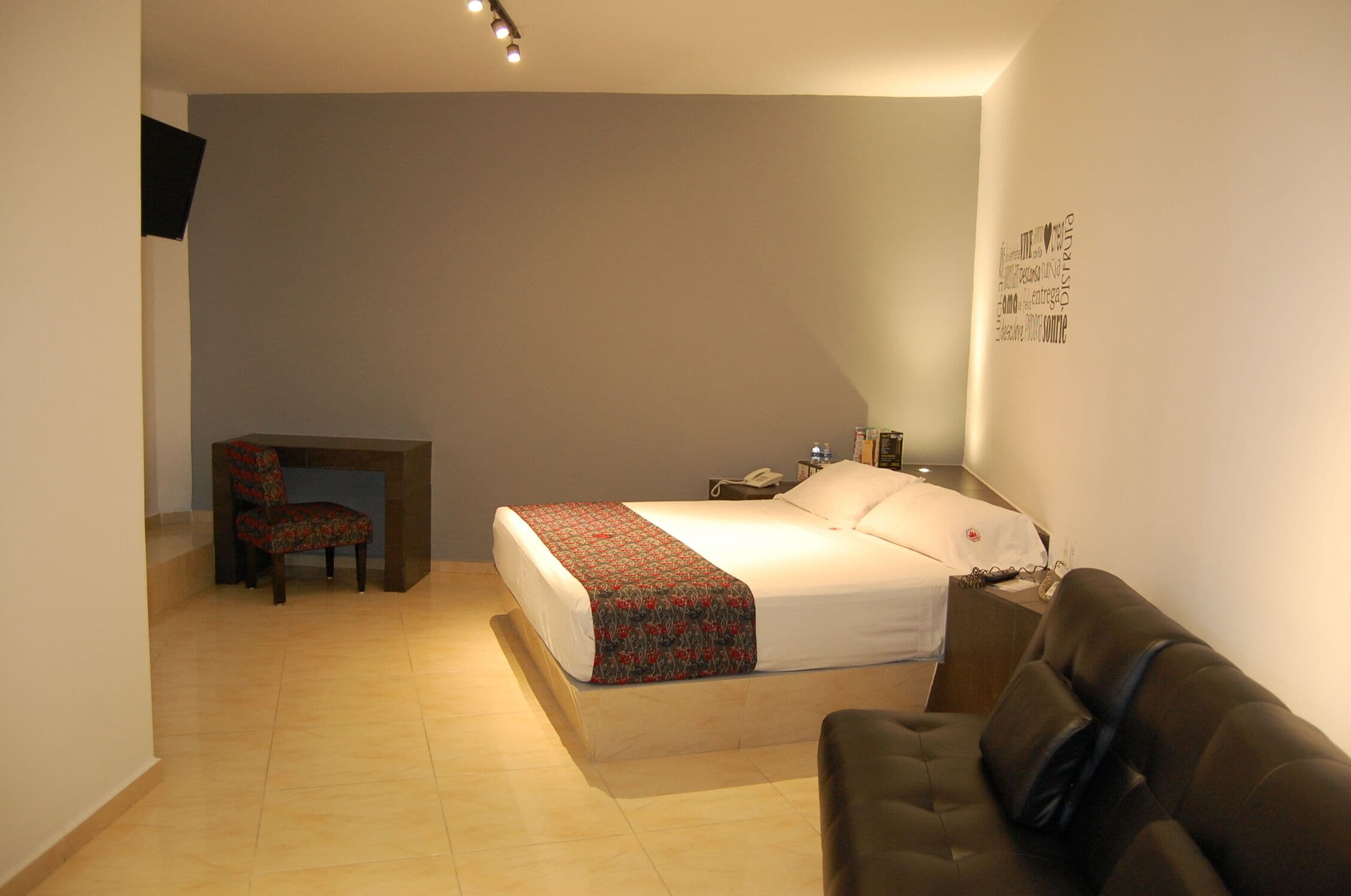 Standard Double Room | Free WiFi, bed sheets