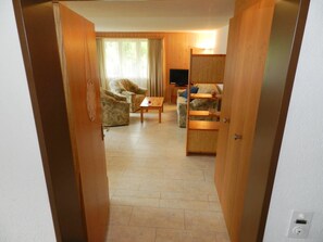  المنشأة من الداخل