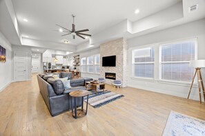 Smart-TV, bordtennis og kontorer