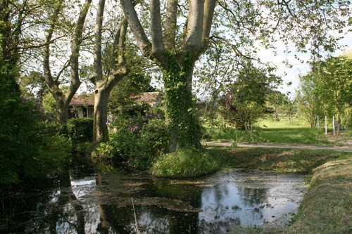 Gîte à la ferme 3*  Maison au bord du Canal du Midi wifi et climatisation